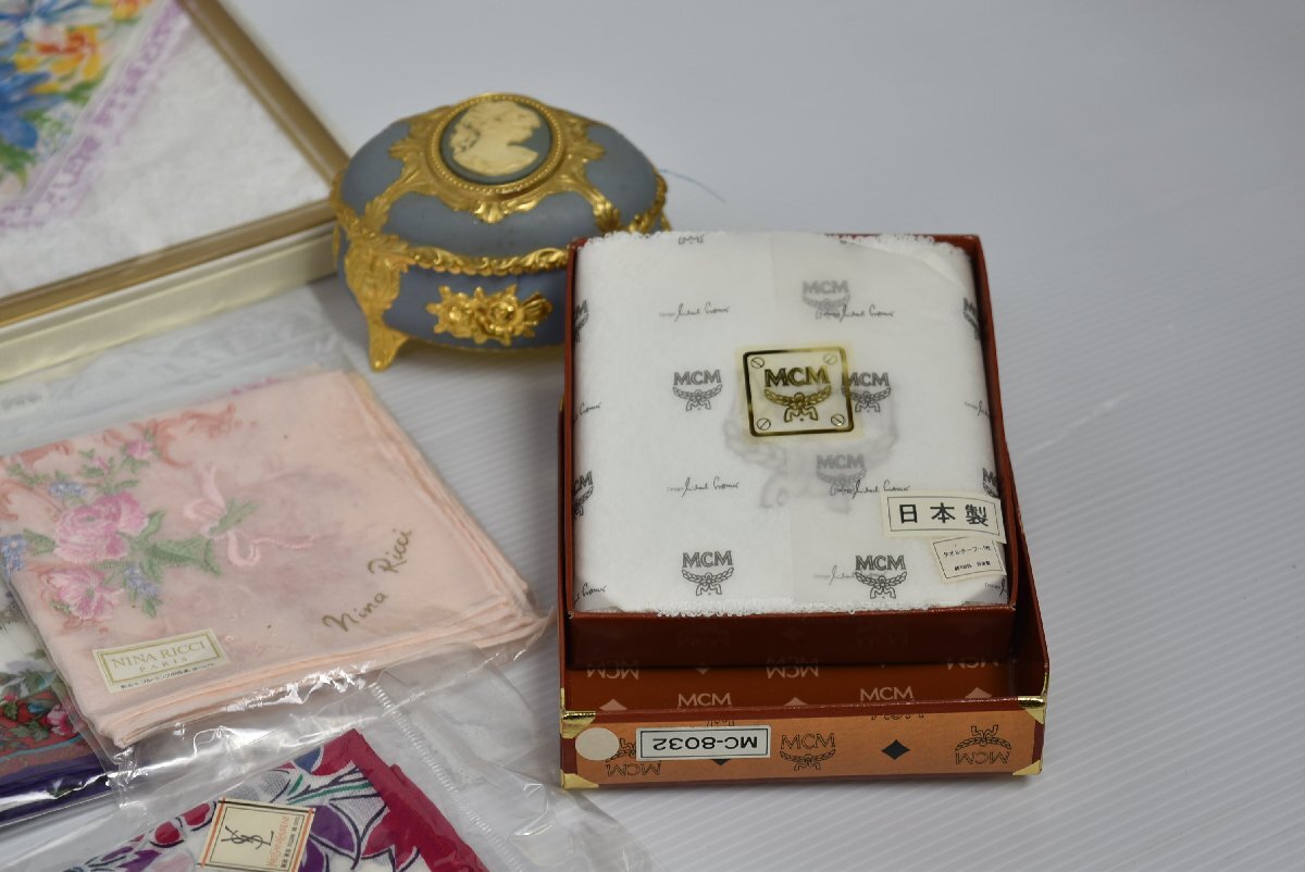 C-310 中古 ジャンク品 レディース ブランド 小物 まとめ売り スカーフ ハンカチ 小物入れ 等 イヴサンローラン ランバン ニナリッチ 婦人_画像9