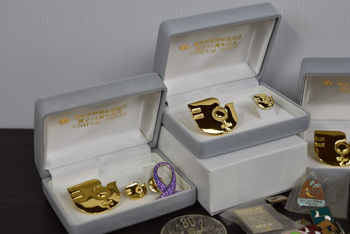 C-324 中古 ジャンク品 記念品 勲章 ピンバッジ グッズ 他 まとめ売り 現状品 コレクション 当時物 オリンピック レトロ ビンテージ 皇室_画像2