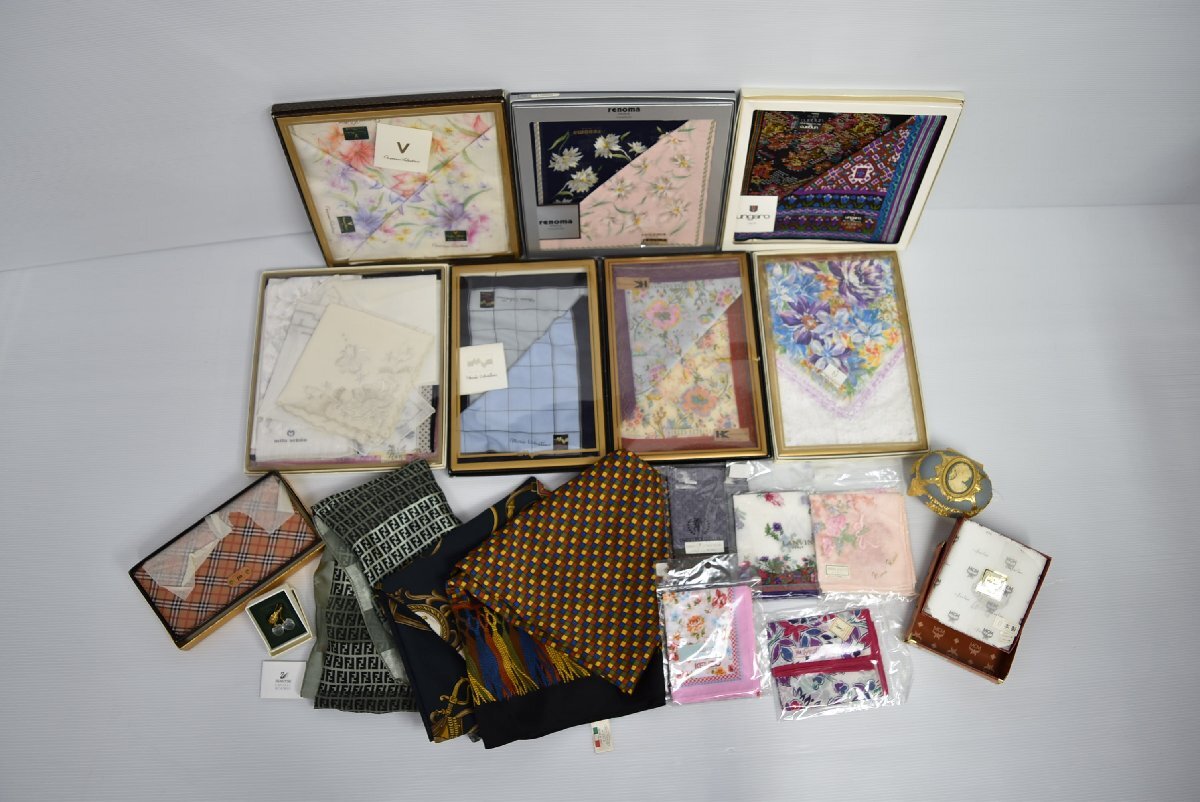 C-310 中古 ジャンク品 レディース ブランド 小物 まとめ売り スカーフ ハンカチ 小物入れ 等 イヴサンローラン ランバン ニナリッチ 婦人_画像10