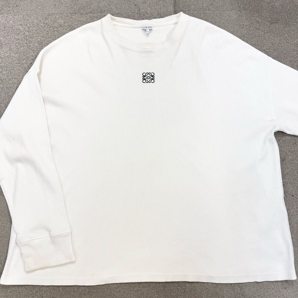 27『極美品・現行タグ』 LOEWE ロエベ メンズ アナグラム 刺繍 ロゴ 長袖 Tシャツ ロンT ニット XL ホワイト 白 ロングスリーブ_画像1
