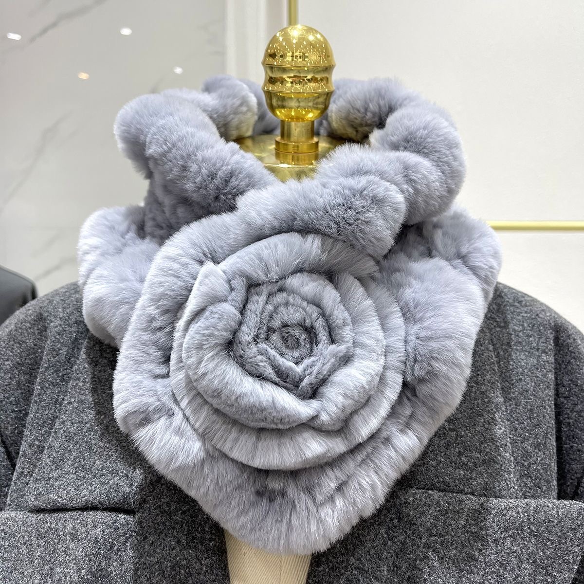 新品◆お花デザイン★上品なレッキスの編込み マフラー/毛皮 リアルファー_画像3