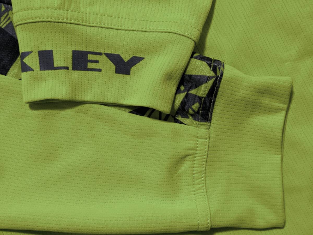 メンズL○OAKLEY オークリージャパン○ポリエステルストレッチ レイヤードカラー長袖プルオーバーシャツ/ライム、幾何学模様切替_画像6