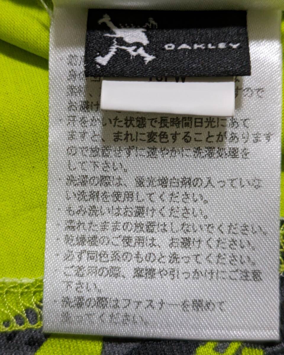メンズL○OAKLEY オークリージャパン○ポリエステルストレッチ レイヤードカラー長袖プルオーバーシャツ/ライム、幾何学模様切替_画像8