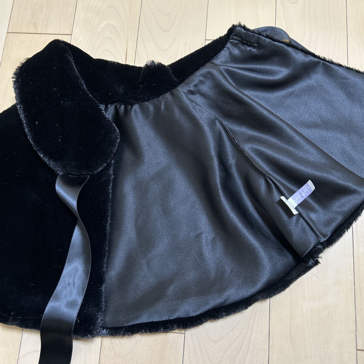 キッズ　ケープ　黒　 ポンチョ マント　ボレロ_画像3