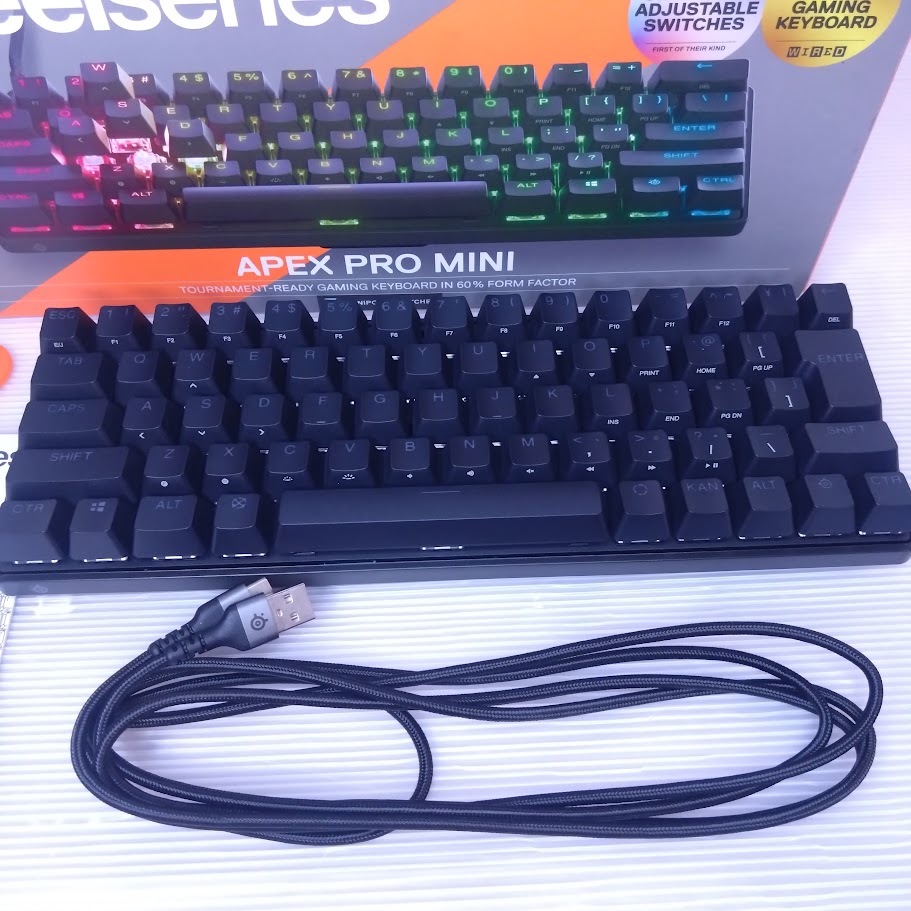【外観美品】SteelSeries ゲーミングキーボード ミニサイズ Apex Pro Mini JP 有線 日本語配列 64825 【動作確認済み】※要説明確認_画像2