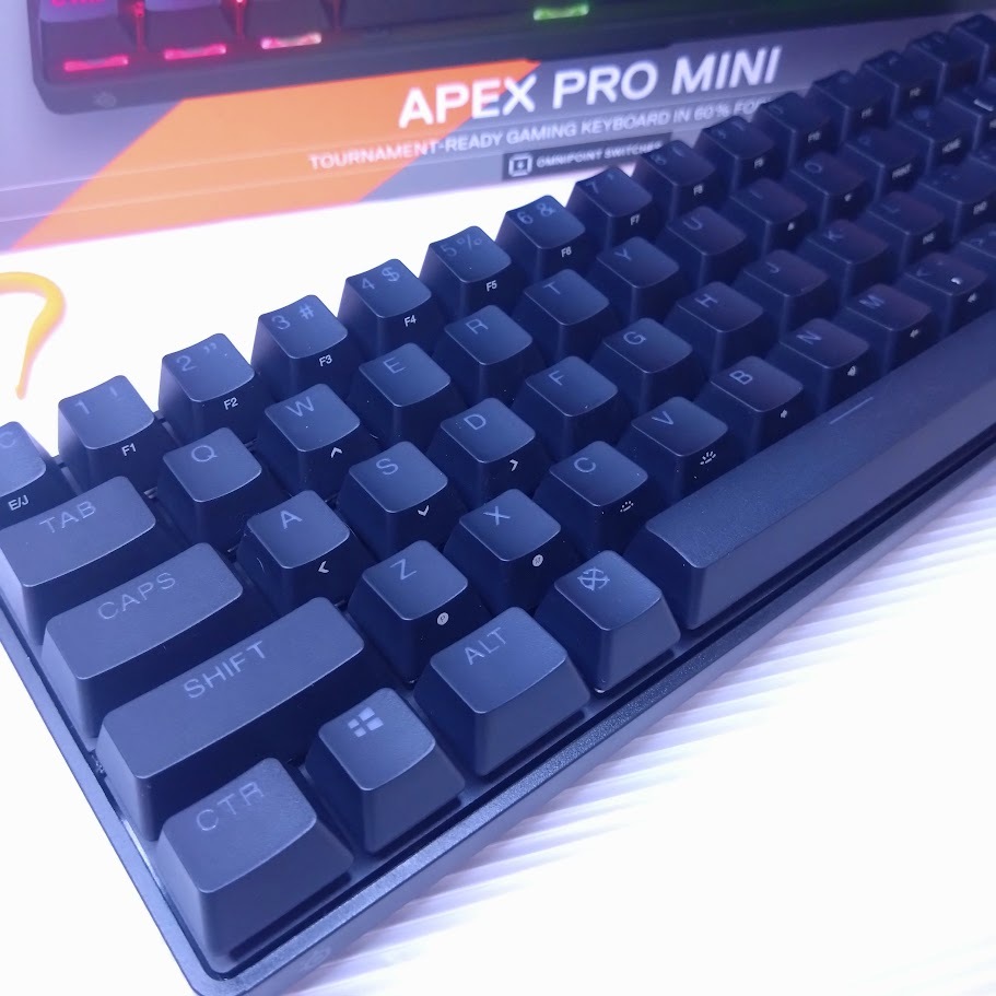 【外観美品】SteelSeries ゲーミングキーボード ミニサイズ Apex Pro Mini JP 有線 日本語配列 64825 【動作確認済み】※要説明確認_画像3