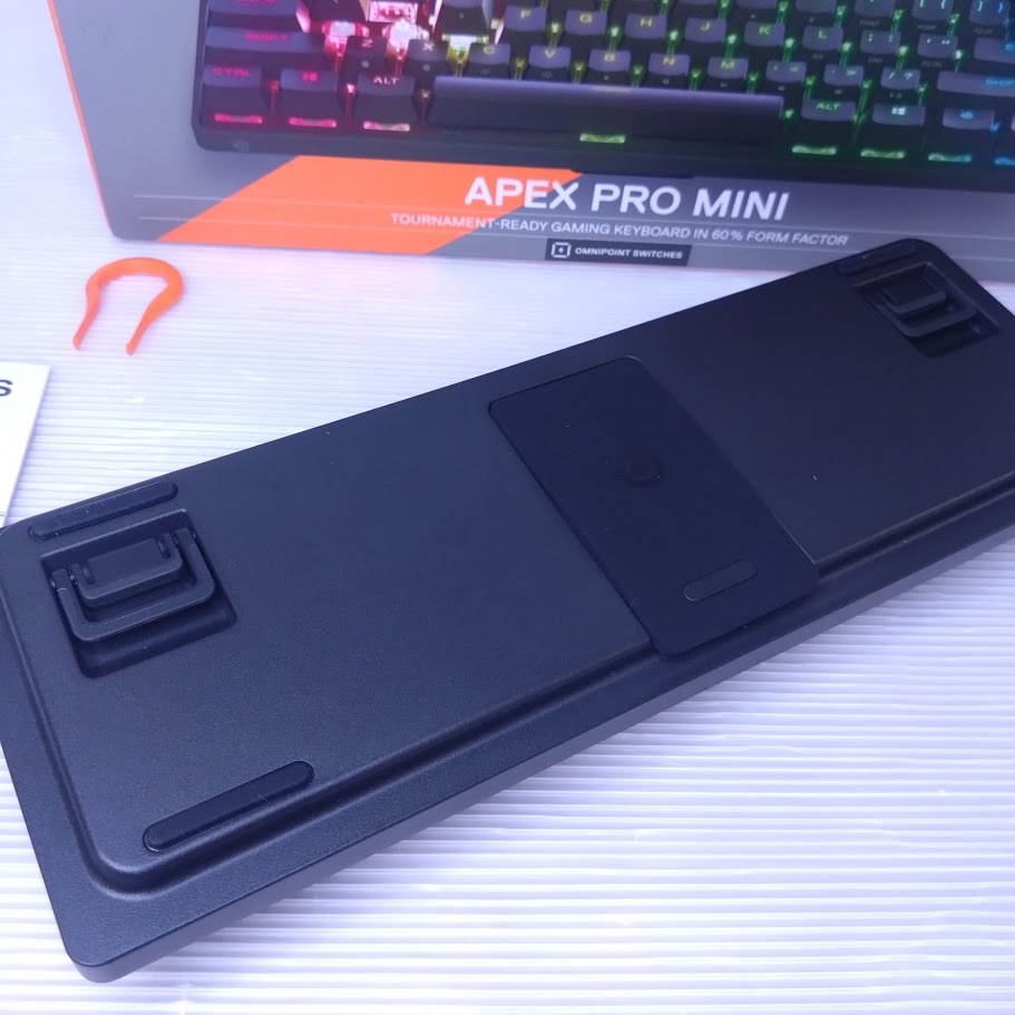 【外観美品】SteelSeries ゲーミングキーボード ミニサイズ Apex Pro Mini JP 有線 日本語配列 64825 【動作確認済み】※要説明確認_画像5