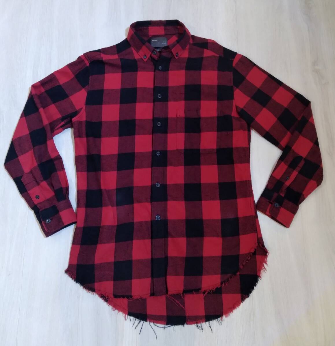 良品★ZARA　MAN ダメージチェックシャツ★REGULAR　FIT/S★赤/黒_画像1