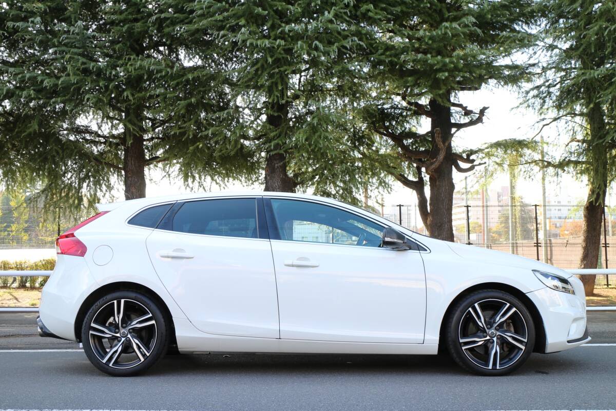 【特別限定 150台 ディーゼルターボ】H29後期 ボルボ V40 D4 Rデザイン ポールスターエディション190馬力 α【検令和9/12長期】ROMチューン_画像4