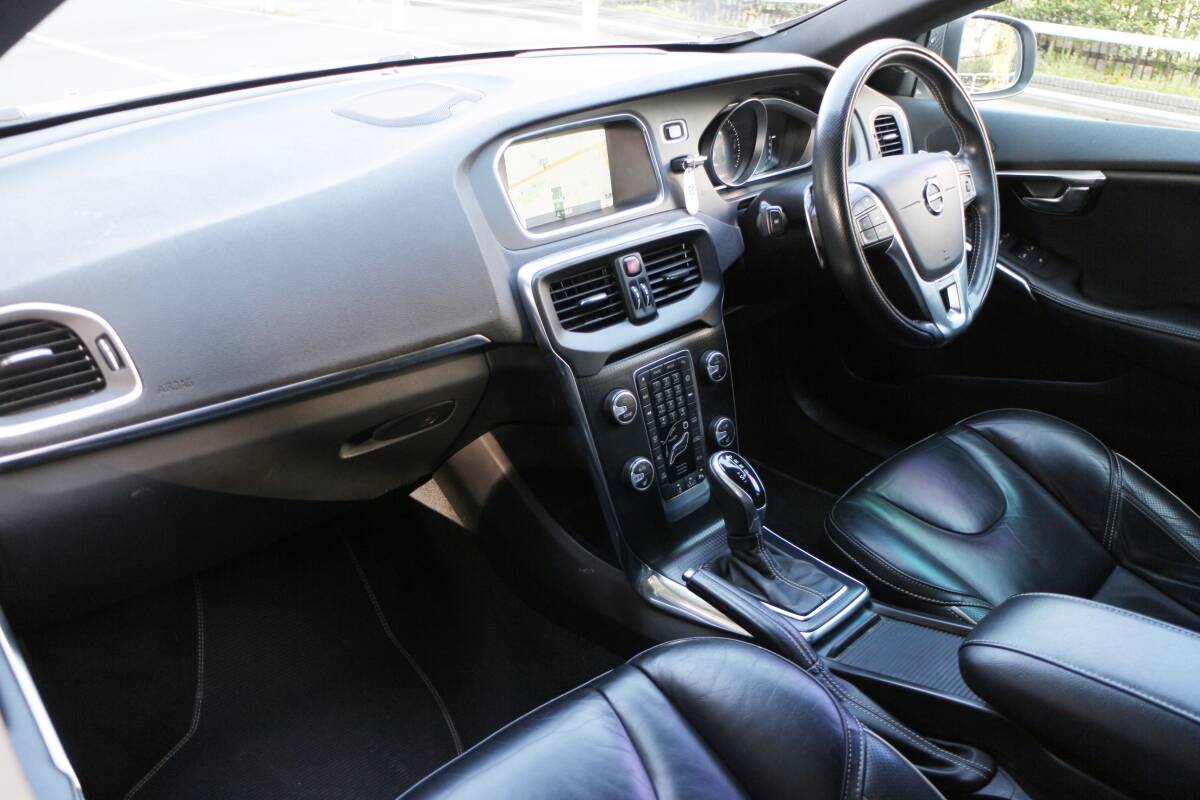 【特別限定 150台 ディーゼルターボ】H29後期 ボルボ V40 D4 Rデザイン ポールスターエディション190馬力 α【検令和9/12長期】ROMチューン_画像7