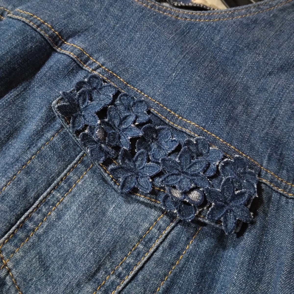 80 【Rose Tiara】 ローズティアラ デニム ワンピース 38 M ネイビー 薄手 フラワー 花 ひざ丈 膝丈 大人可愛い バックリボン レディース_画像4