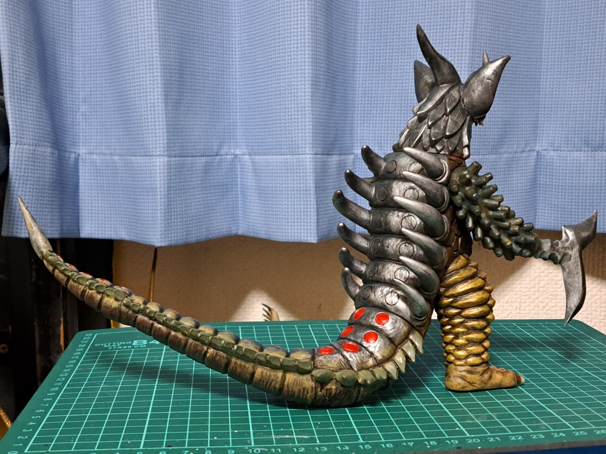 バンダイ ウルトラ怪獣DX ソフビ 暴君怪獣 タイラント 改造リペイント完成品_画像5