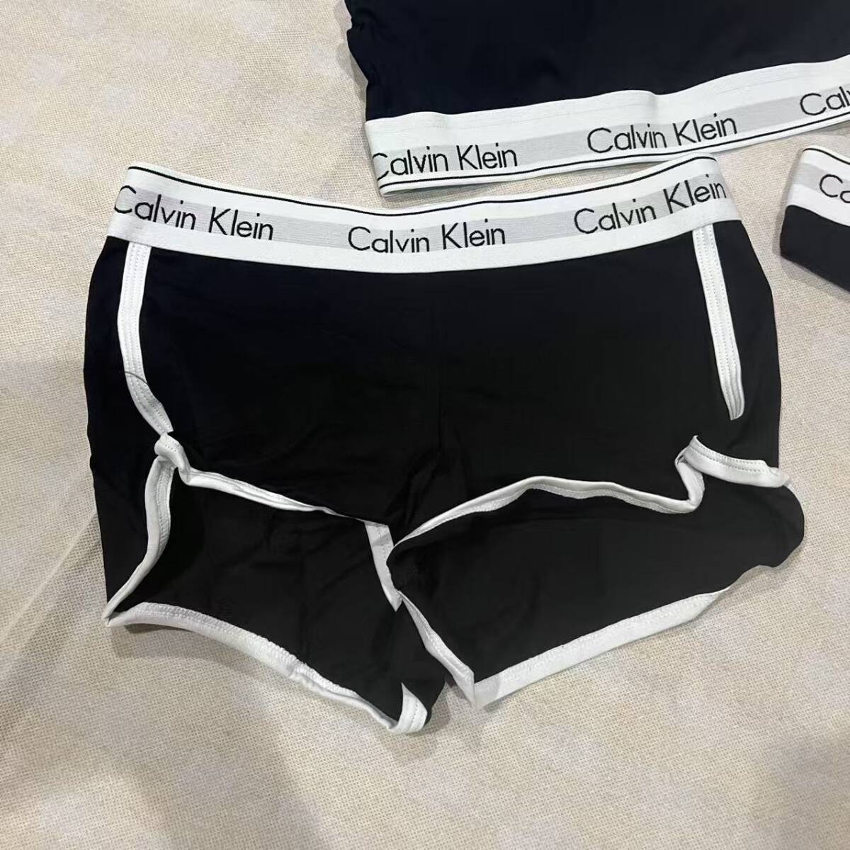 未使用品 Calvin Klein カルバンクライン 三角ブラ&Tバック/ 上下3点セット 黒 Lサイズ_画像3
