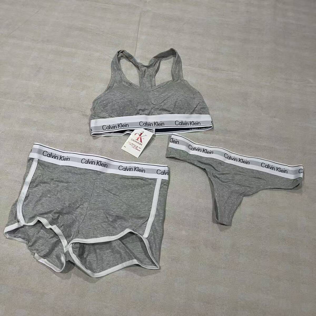 未使用品 Calvin Klein カルバンクライン 三角ブラ&Tバック/ 上下3点セット グレー L_画像1
