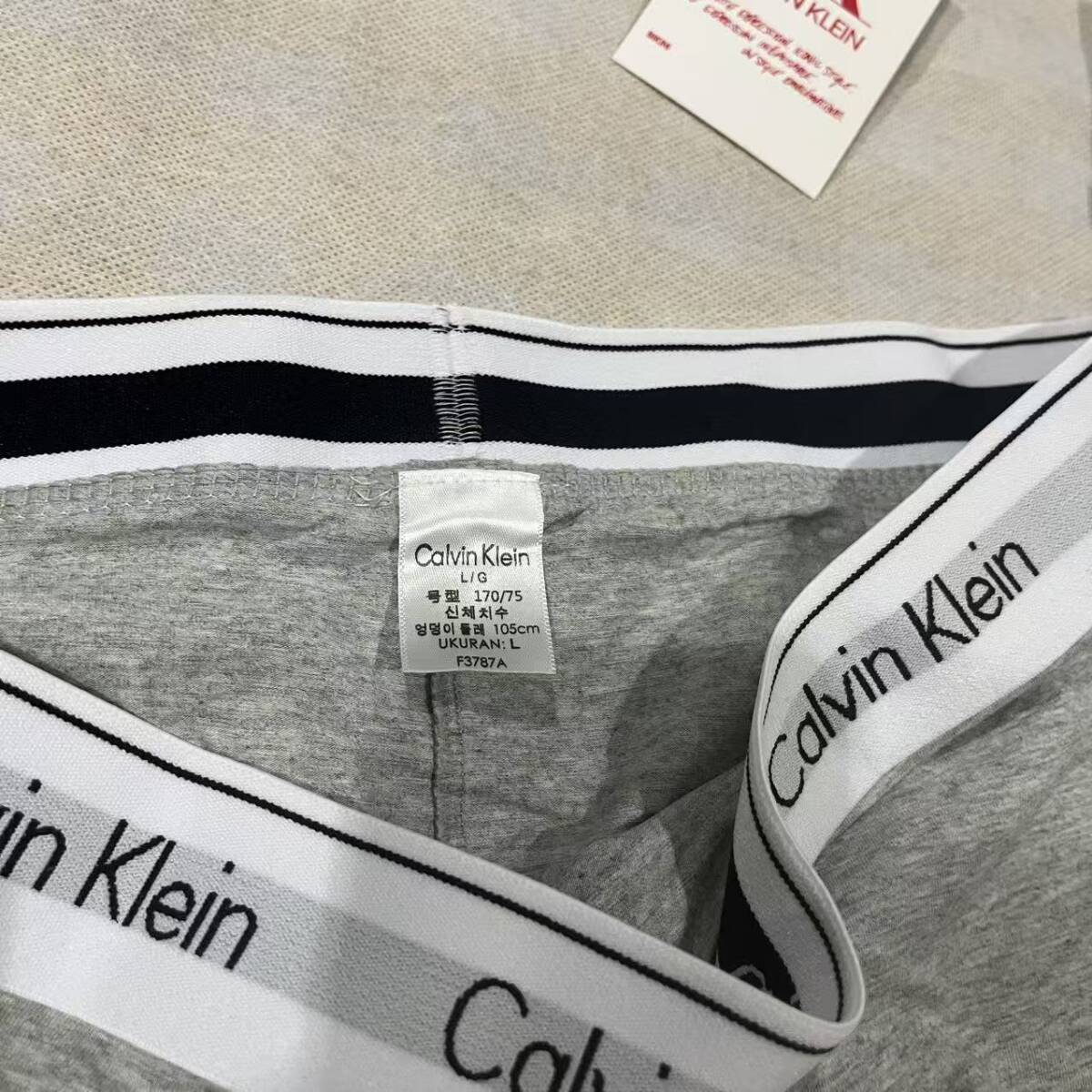未使用品 Calvin Klein カルバンクライン 三角ブラ&Tバック/ 上下3点セット グレー L_画像5