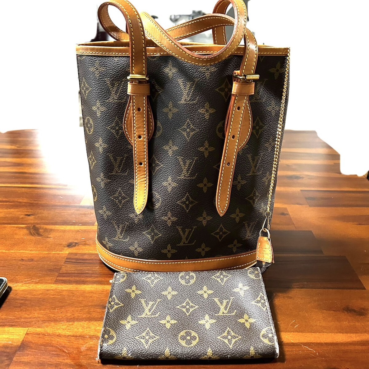 外観美品 LOUIS VUITTON ルイヴィトン モノグラム ショルダーバッグ バケット PM ポーチ付属 プチバケット_画像1