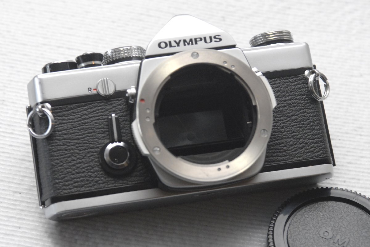(本物)OLYMPUS オリンパス 希少な高級一眼レフカメラ M-1ボディ 綺麗な作動品(腐食なし)_画像2