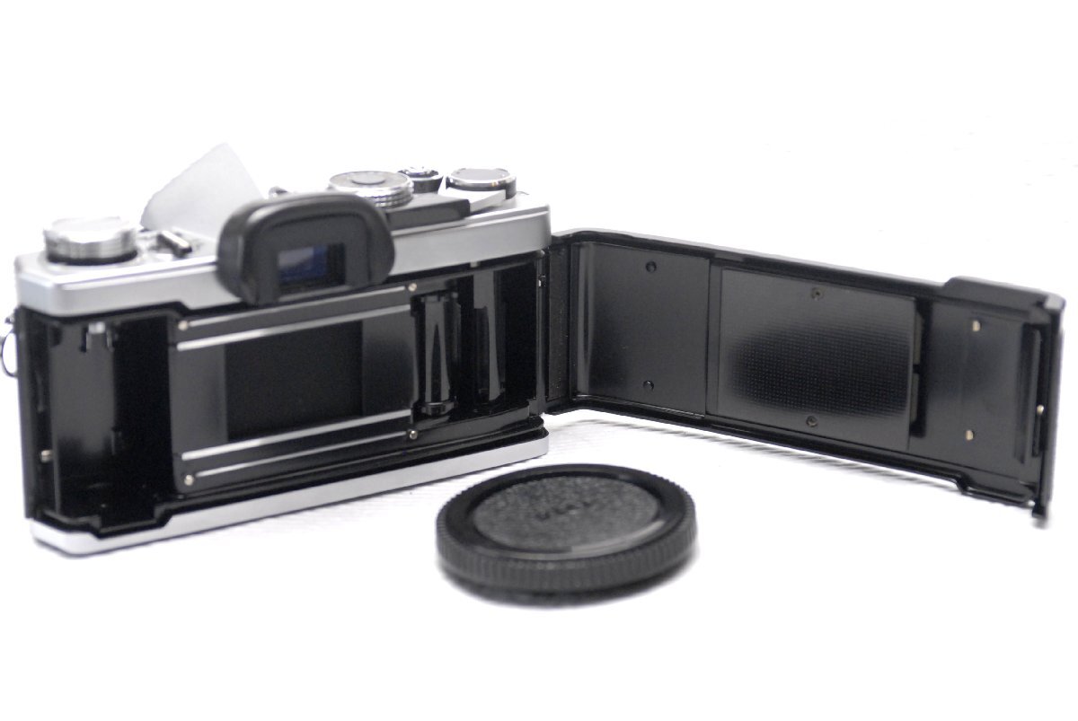 (本物)OLYMPUS オリンパス 希少な高級一眼レフカメラ M-1ボディ 綺麗な作動品(腐食なし)_画像6