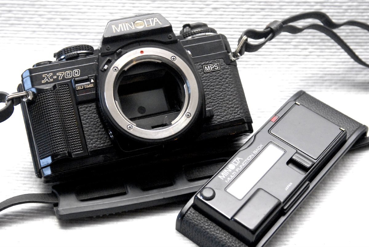 MINOLTA ミノルタ人気の高級一眼レフカメラ X-700 MPS（黒）ボディ +（FB付） 希少な作動品 （腐食無し）_画像2
