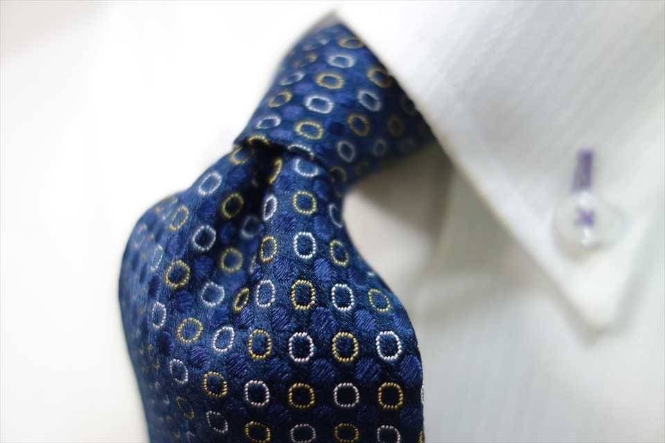 9416◆イタリア製生地 ジャンニヴェルサーチ GIANNI VERSACEドット柄 シルクネクタイ_画像1