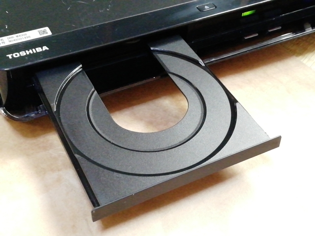 【u075】TOSHIBA REGZA DBR-M4008 東芝 4TB タイムシフトマシン ブルーレイレコーダー 動作確認済み_画像3