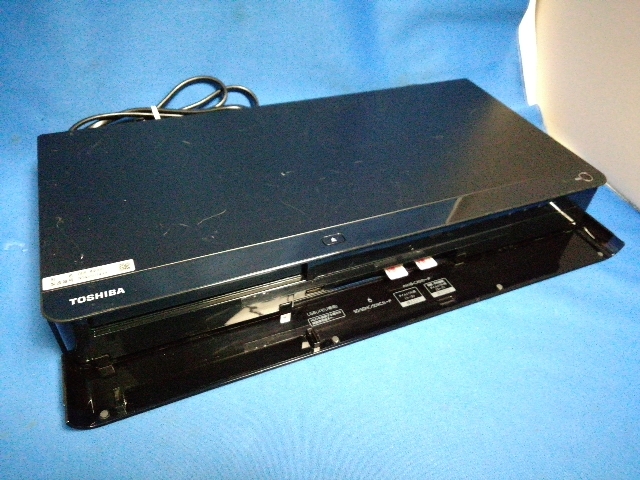 【u075】TOSHIBA REGZA DBR-M4008 東芝 4TB タイムシフトマシン ブルーレイレコーダー 動作確認済み_画像4
