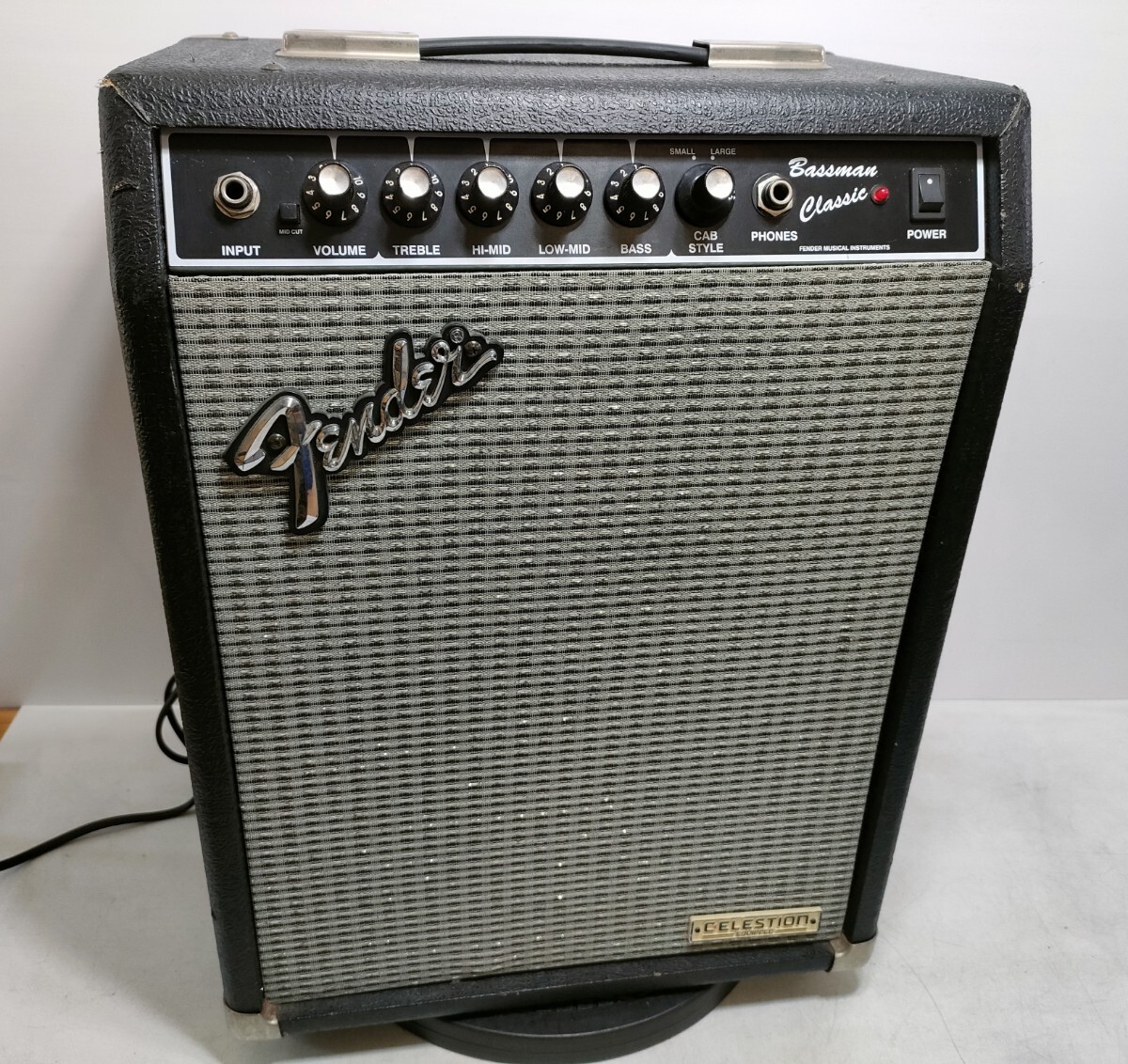 【送料無料】管理0934 Fender フェンダー Bassman Classic BMC-20CE ベースアンプ コンボアンプ 音響 ギター器材 動作確認済み 現状品_画像1