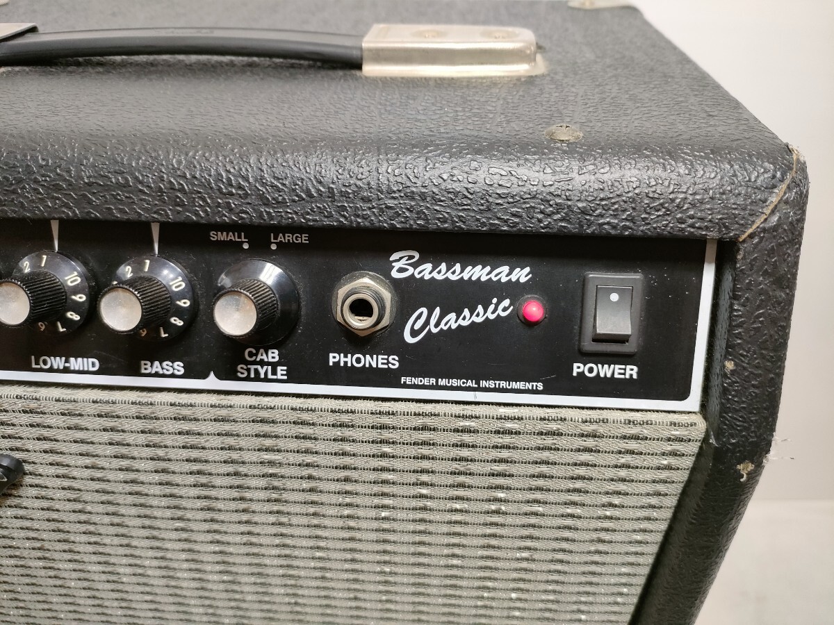 【送料無料】管理0934 Fender フェンダー Bassman Classic BMC-20CE ベースアンプ コンボアンプ 音響 ギター器材 動作確認済み 現状品_画像3