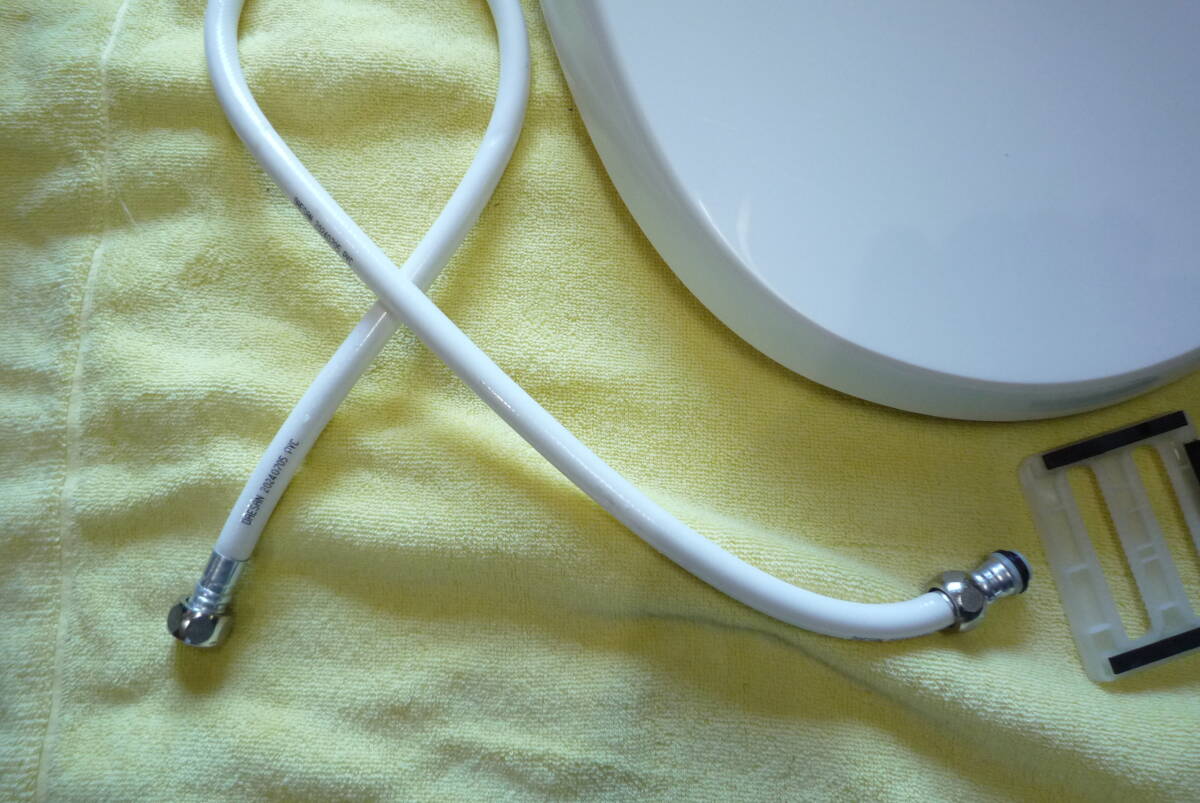 東芝 2024年製　ウォシュレット　SCS-TRK2000 電気温水器　電気便座　現状品　ジャンク_画像3