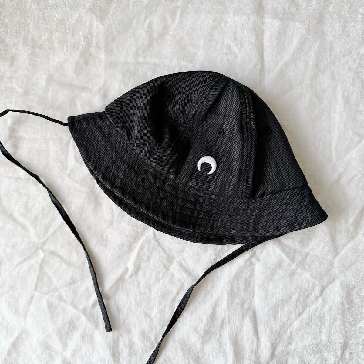 MARINE SERRE マリーン セル MOIRE BUCKET HAT moon ロゴ 刺繍 バケットハット 帽子 ブラック 中古 美品 M_画像1