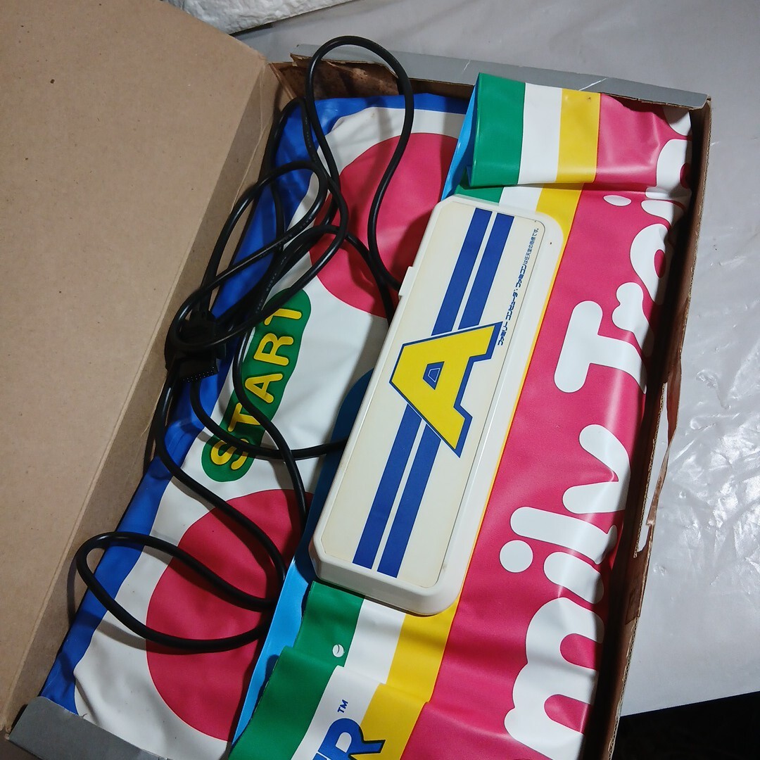 ファミコンハード　ファミリートレーナー マットコントローラー動作未確認_画像4