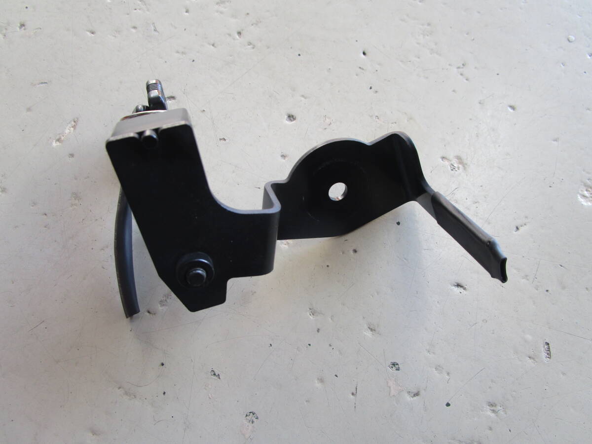 レブル1100用 デイトナ ヘルメットロック 中古品です。_画像3