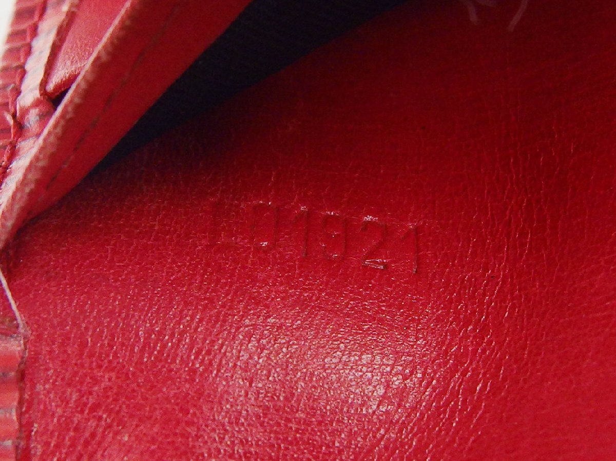 【30%OFFクーポン】ルイ・ヴィトン LOUIS VUITTON 三つ折り財布 エピ ポルトトレゾールインターナショナル ルーシ?ュ レディース 中古_画像8