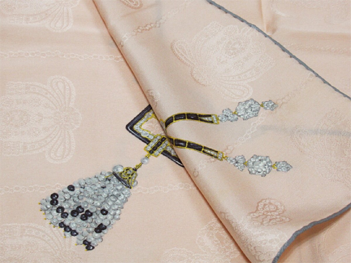 【ブラックフライデー30%OFFクーポン】カルティエ CARTIER スカーフ ジュエリー柄 ピンク ベージュ ネイビー系 レディース 中古_画像3