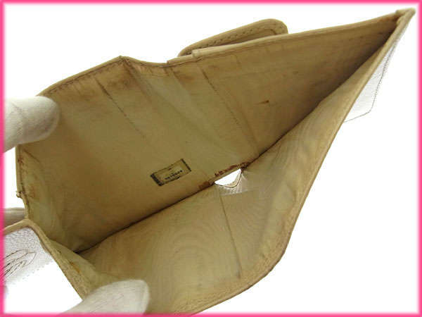 【30%OFFクーポン】シャネル 三つ折り財布 ファスナー レディース ココマーク クリーム×ゴールド 中古_画像4