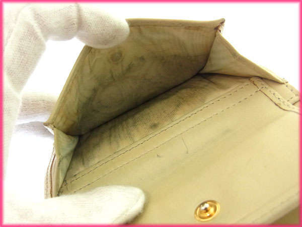 【30%OFFクーポン】シャネル 三つ折り財布 ファスナー レディース ココマーク クリーム×ゴールド 中古_画像5