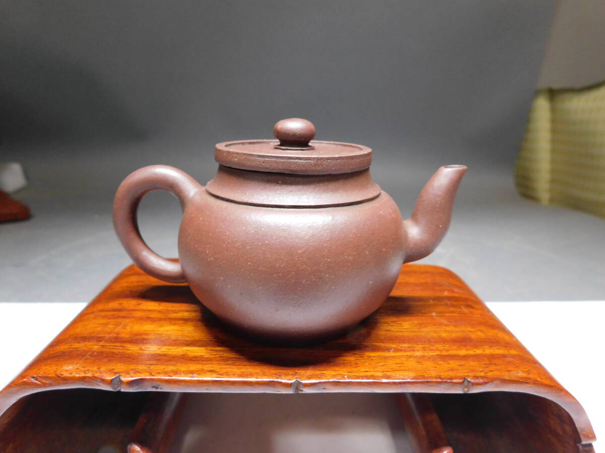 岡黒　稀少　初だし品　時代　中国　不明な急須　高さ５．５ｃｍ　無傷　珍品　美品　売り切り_画像3