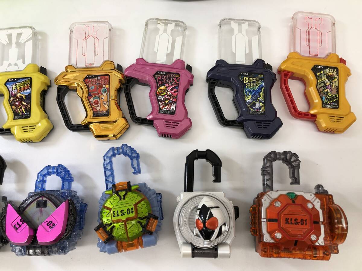 T251121-02O/ 仮面ライダー ドライバー(ベルト) アイテム まとめ エグゼイド 鎧武/ガイム セイバー ネクロム等 ガシャット ロックシード 他_画像4