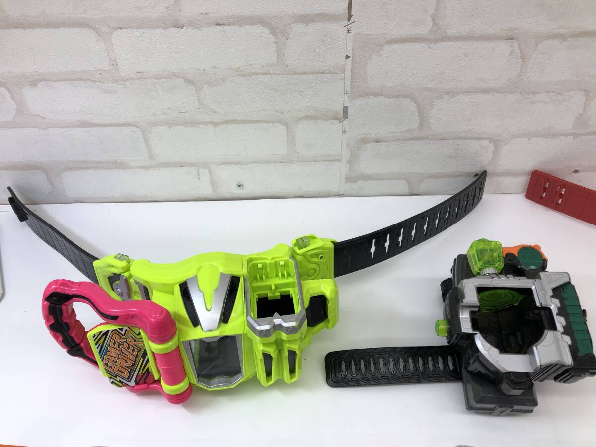 T251121-02O/ 仮面ライダー ドライバー(ベルト) アイテム まとめ エグゼイド 鎧武/ガイム セイバー ネクロム等 ガシャット ロックシード 他_画像2