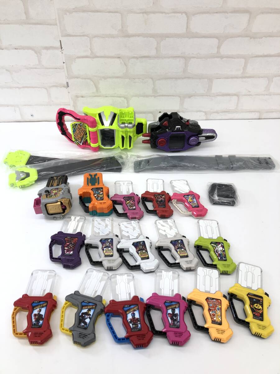 T251120-03D/ 仮面ライダー エグゼイド 変身ベルト DX ゲーマドライバー ガシャット マキシマムマイティX シャカリキスポーツ 特撮_画像1