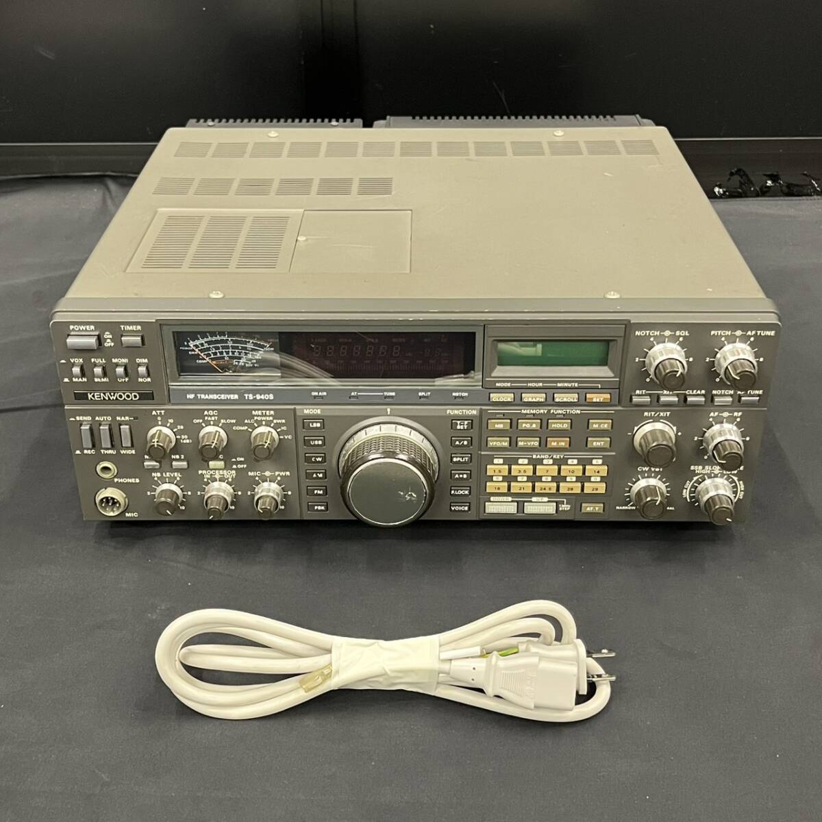 KIS/045202-1/15000/S121-7/ KENWOOD トランシーバー TS-940S ケンウッド_画像1