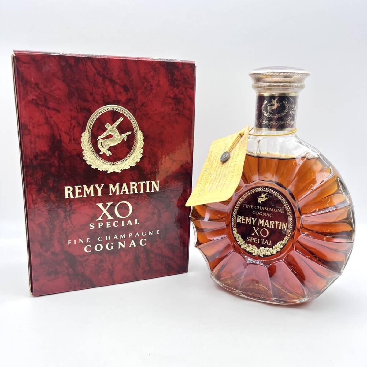 25浦/A028752-1/SY6000/Z121-713/ 酒 REMY MARTIN XO SPECIAL COGNAC レミーマルタン コニャック40％700ml 箱付き_画像1