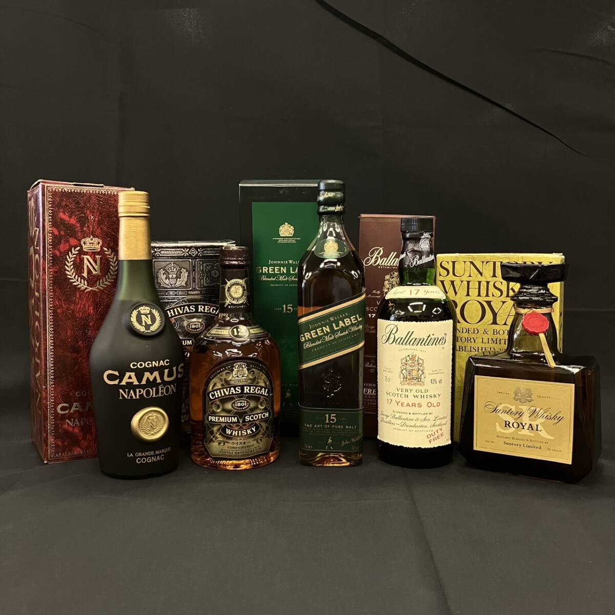 25仙/A012277-1/OM7000/G121-105/【千葉県内のみ発送】酒5本まとめ CAMUS NAPOLEON/CHIVAS REGAL PREMIUM/JOHNNIE WALKER /他 箱付き_画像1