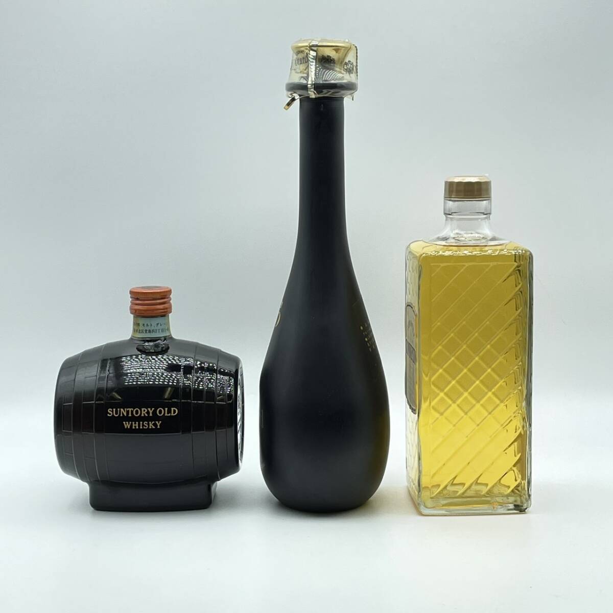 25札/A019367-1/NN3000/K121-401/【千葉県内のみ発送】酒 3本まとめ SUNTORY OLD WHISKY 樽型ボトル/Otard XO COGNAC/CONNEXION RUM&RYE_画像2