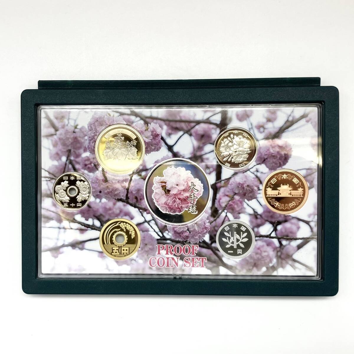 25駅/A000462-27/KK6000/G121-123/ 造幣局 桜の通り抜け 2024 プルーフ貨幣セット 箱付き_画像2