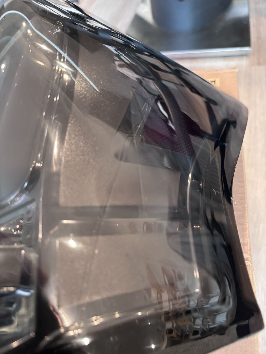 プリウスα LEDテールランプスモークブラック(レヴィーア製) シーケンシャルウインカー(流れる)では有りません_画像6