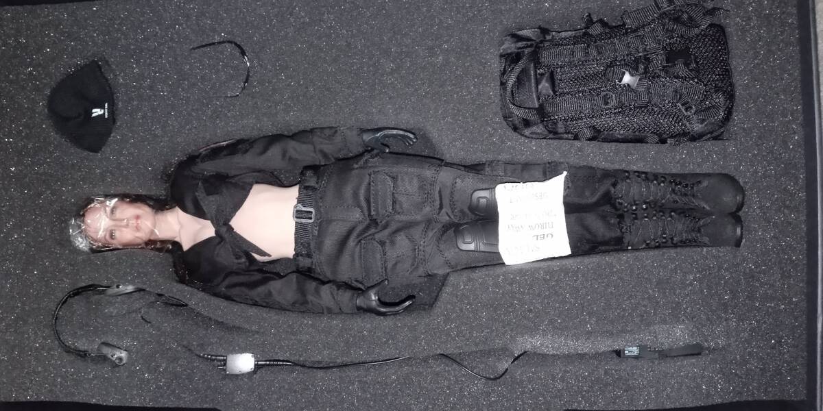 ベリークール(Verycool)　1/6 　フィメール シューター ブラック ver.2 VCF-2029　新品同様_画像3