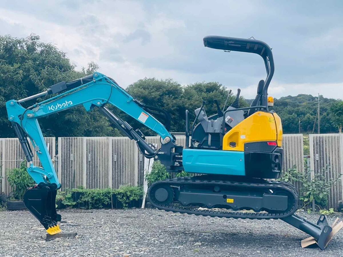 # Kubota KUBOTA #U-30-6 # Mini гидравлический экскаватор ( Mini Yumbo )# механизм масса :2,990kg # машина body масса :2,270Kg # гидравлический трубы # час 1210h #2016 год 