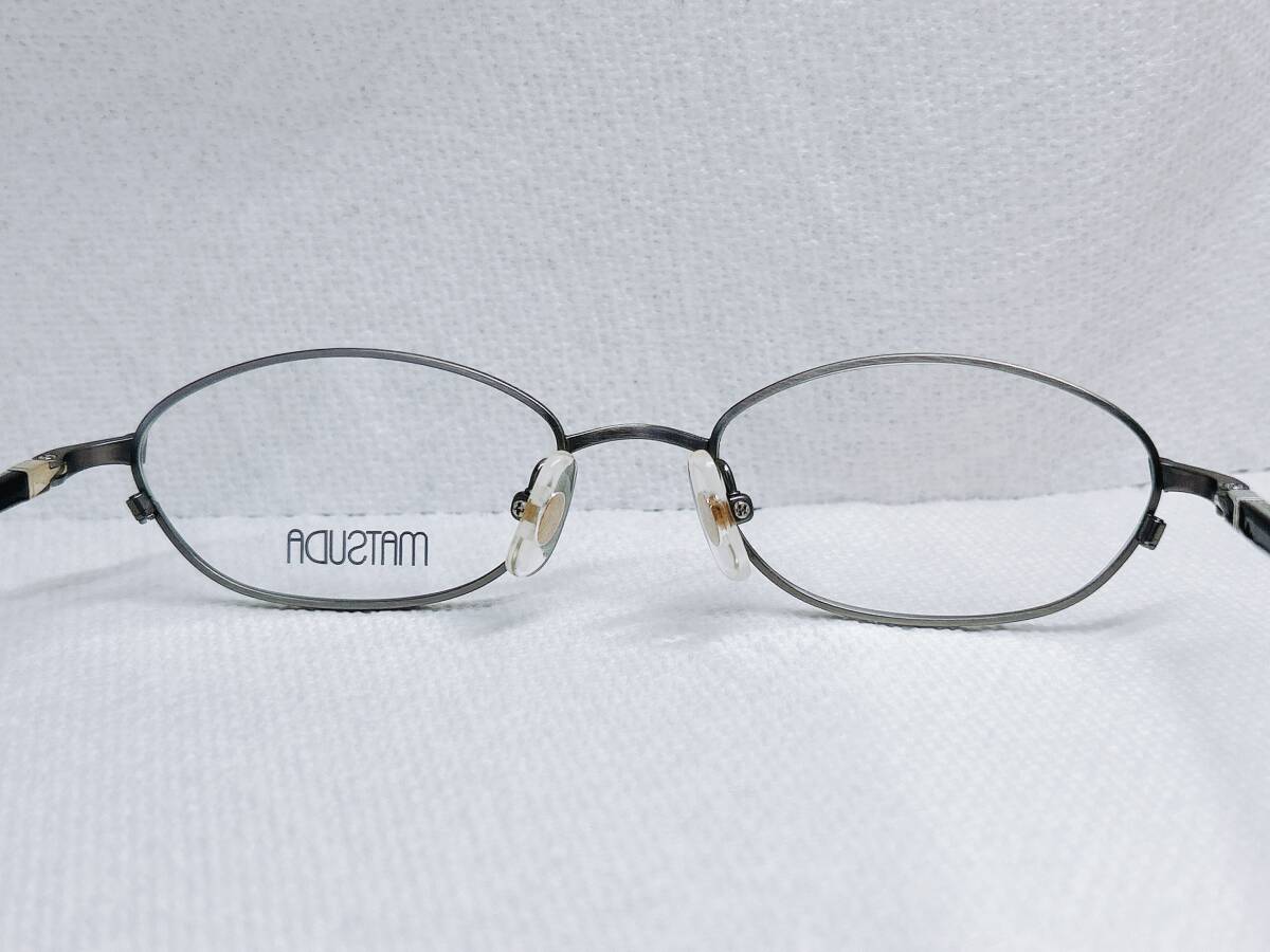 3B-1007 新品 メガネフレーム MATSUDA 日本製 オーバル チタン 48□17 140 15g フルリム シンプル 眼鏡 女性 男性 未使用 ブランド_画像5