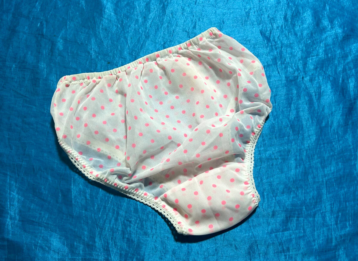 37★新品未使用品*レトロ*ナイロン100%*Mサイズ*水玉のショーツ*昭和レトロ*レア物★_画像2
